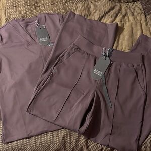 NWT Figs FORMx Plum XS set